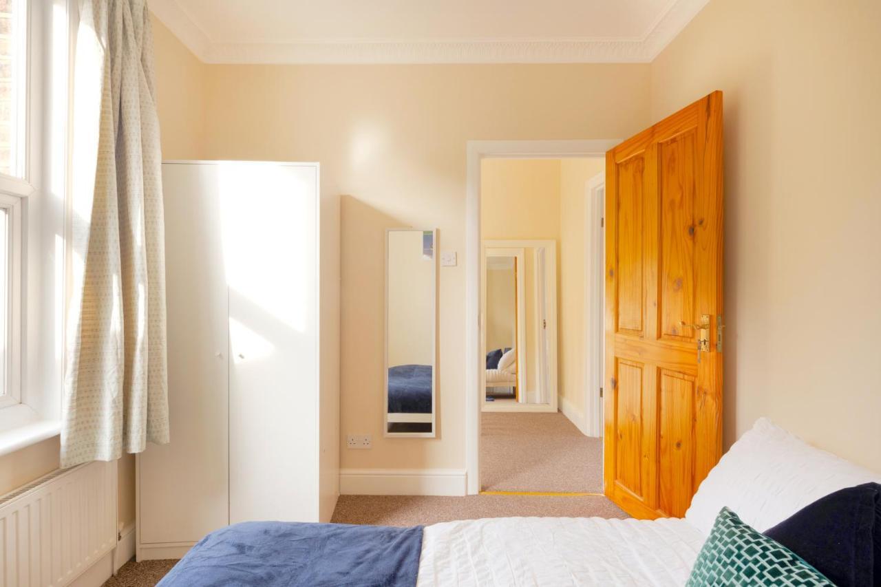 Stylish House In Wimbledon Villa Londra Dış mekan fotoğraf